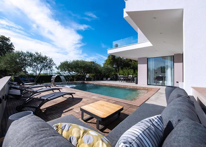 Beachfront Bella
