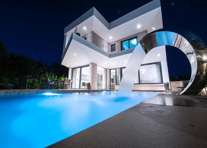 וילה Beachfront Bella *