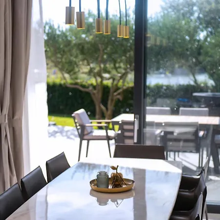 Vila Beachfront Bella