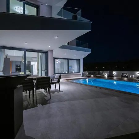 Vila Beachfront Bella